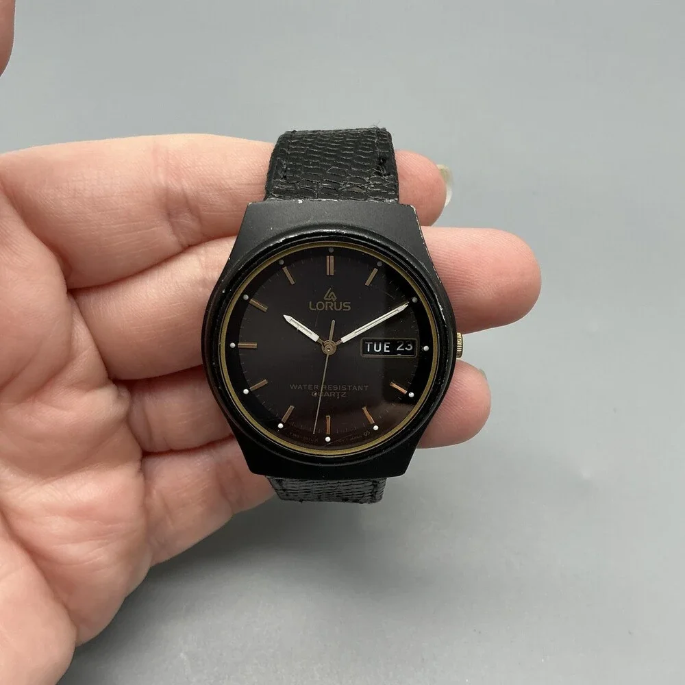Vintage Lorus V143-7040 Mens Watch 33mm Black Dial Leather Day Date New Battery